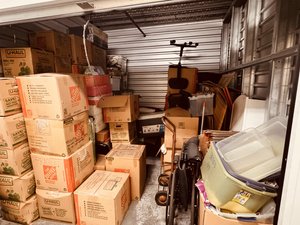 10 x 10 unit in Corona