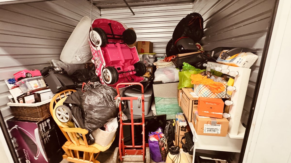 10 x 10 storage unit in Corona, CA