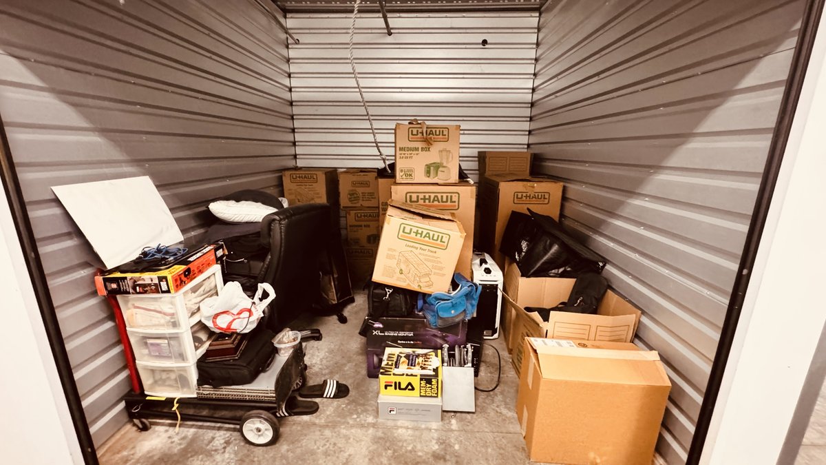10 x 10 storage unit in Corona, CA