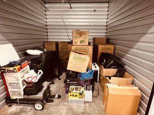 10 x 10 unit in Corona