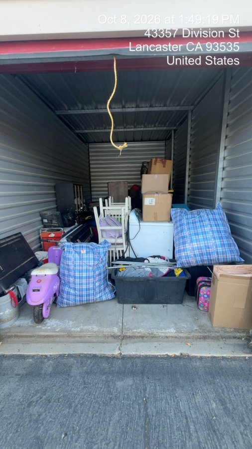 20 x 20 storage unit in Lancaster, CA