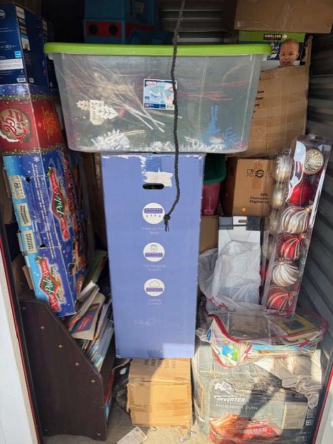 5 x 5 storage unit in Vista, CA