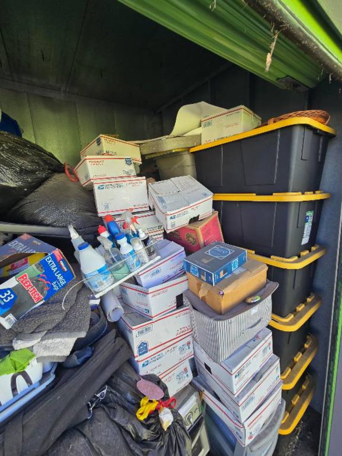 7 x 10 storage unit in Roseville, CA