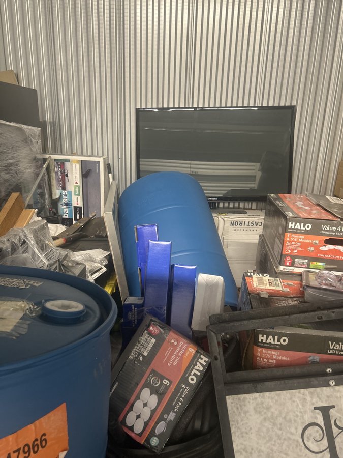10 x 10 storage unit in Burleson, TX