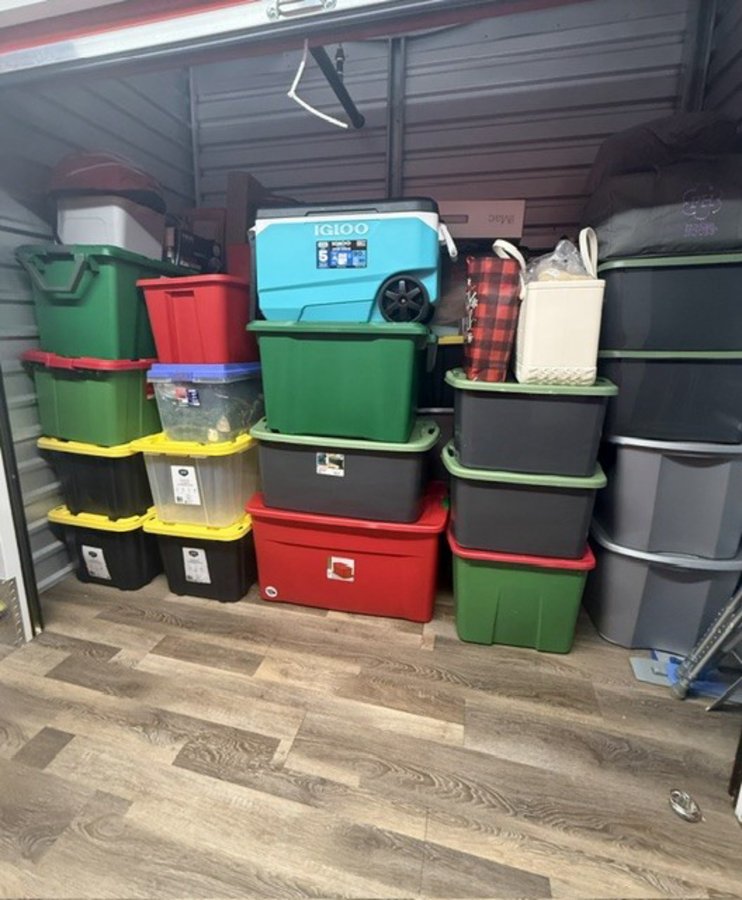 5 x 10 storage unit in Cranston, RI