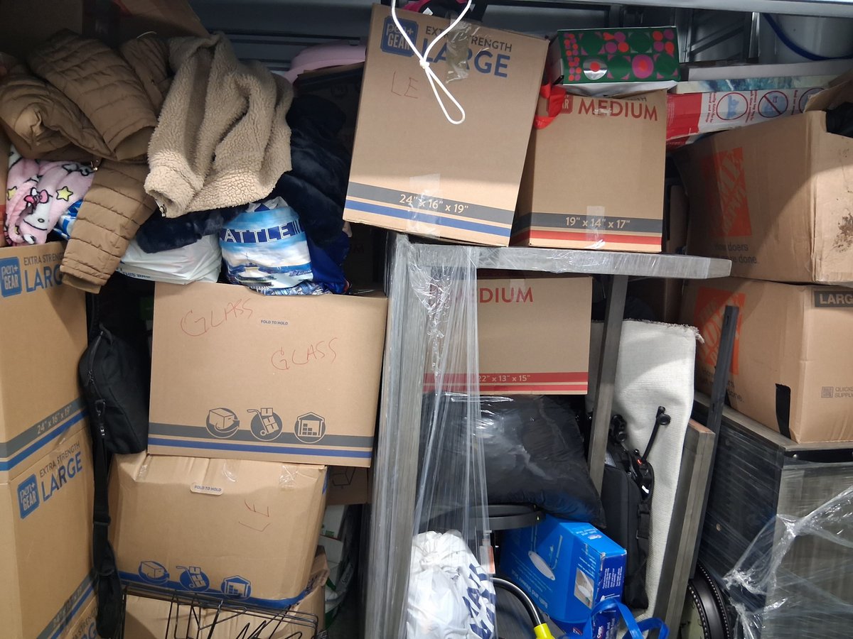 10 x 10 storage unit in Federal Way, WA
