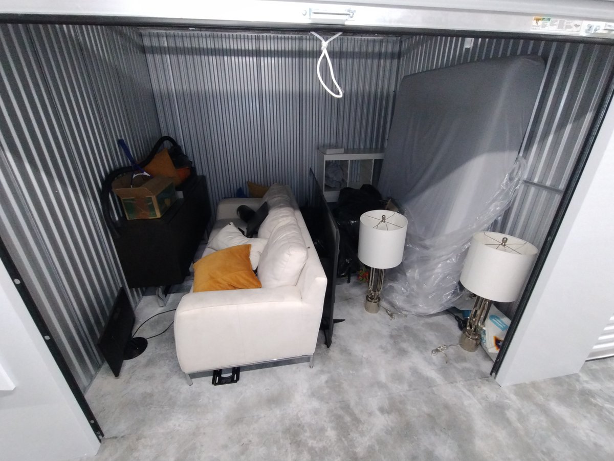 10 x 10 storage unit in Miami, FL