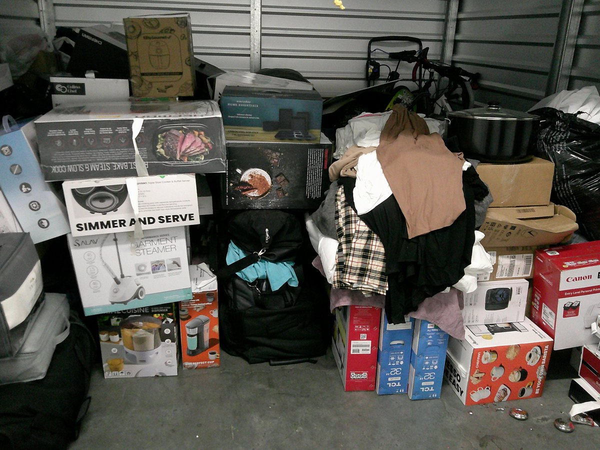 10 x 10 storage unit in Temecula, CA