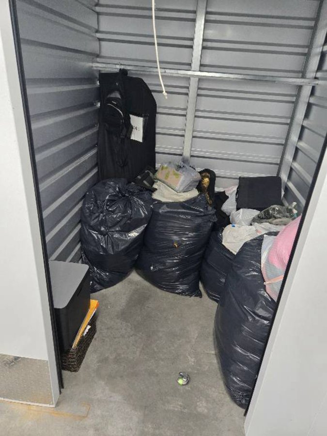 5 x 5 storage unit in Los Angeles, CA