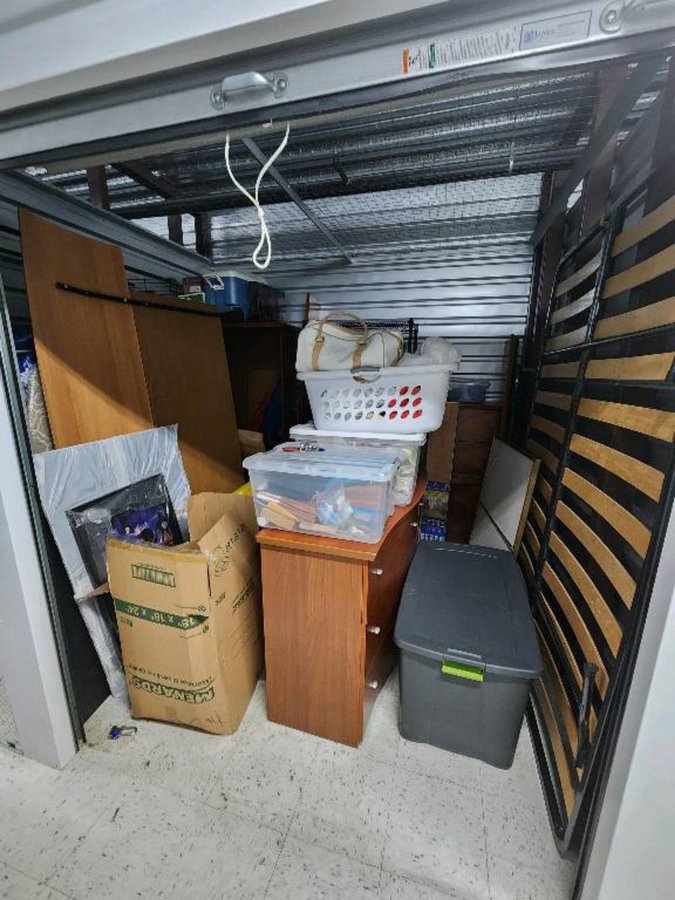 10 x 9 storage unit in Forest Park, IL