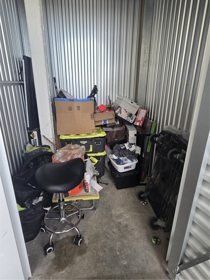 5 x 5 storage unit in Hallandale, FL