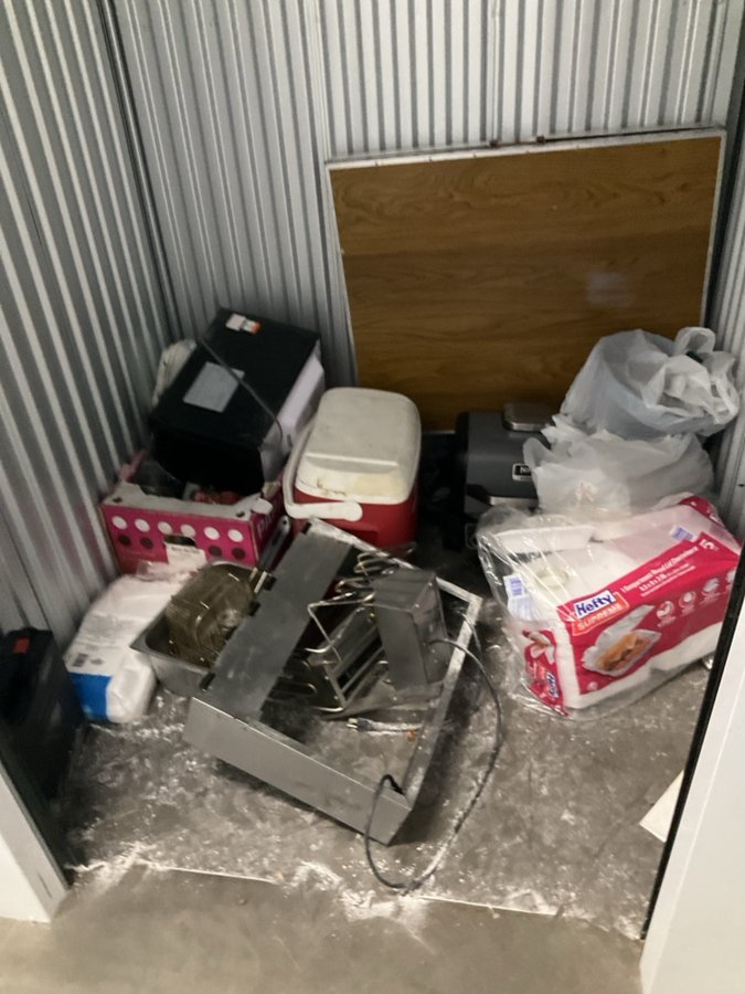 5 x 5 storage unit in Saint Paul, MN