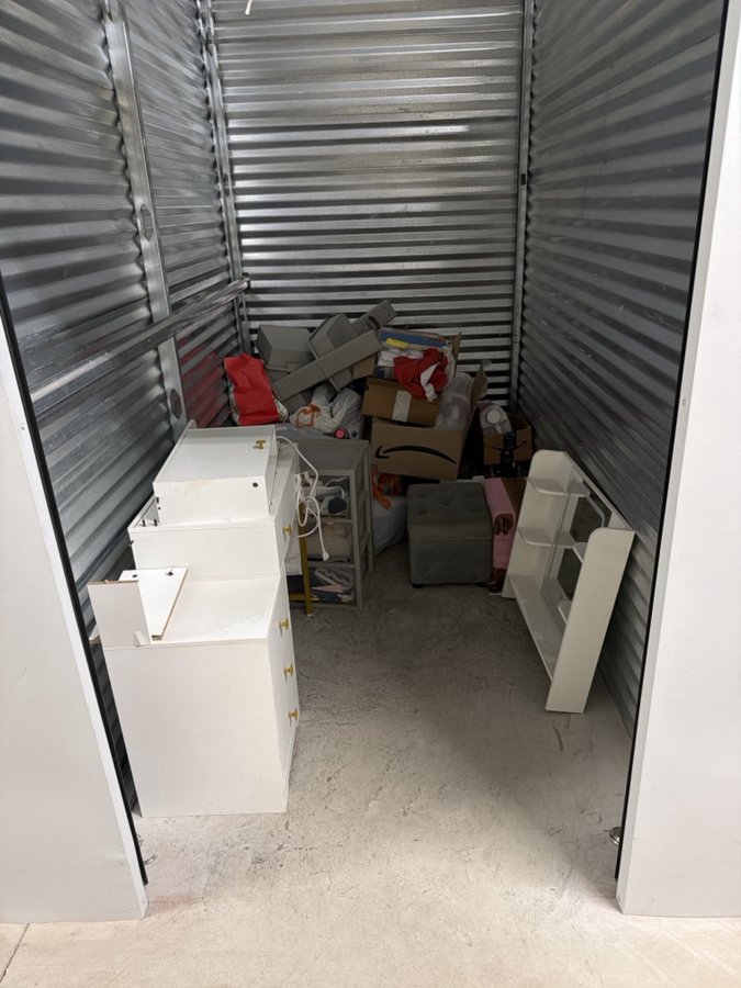 5 x 10 storage unit in Madison Heights, MI