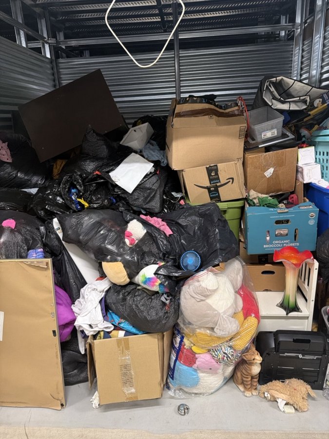 10 x 10 storage unit in Madison Heights, MI