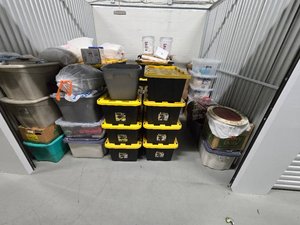 10 x 10 storage unit in Florence, SC