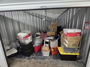 10 x 10 unit in Cleveland