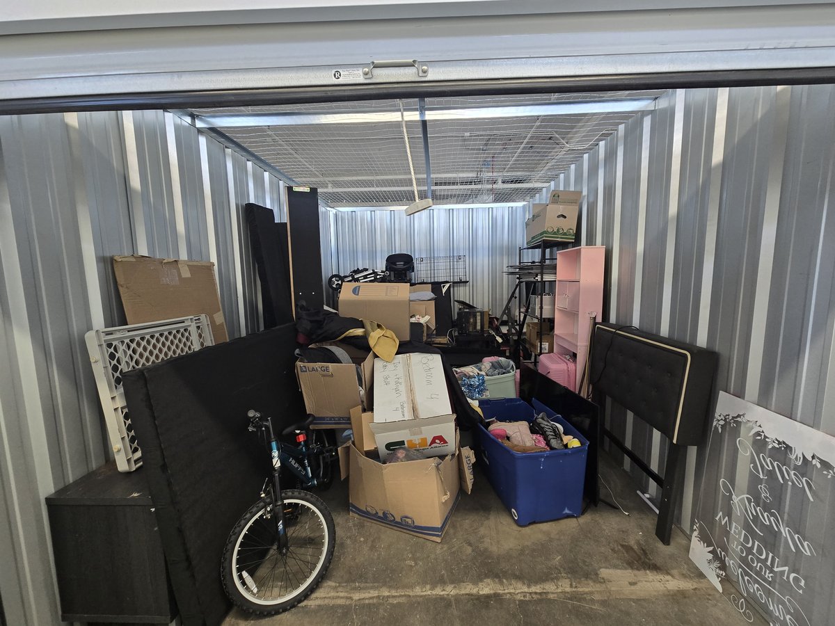 10 x 15 storage unit in Cleveland, OH
