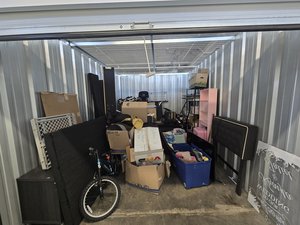 10 x 15 unit in Cleveland