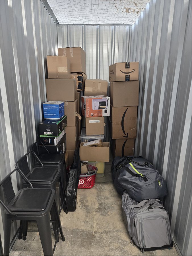 5 x 10 storage unit in Cleveland, OH