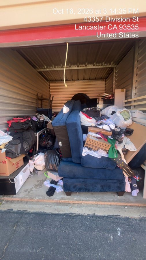 10 x 15 storage unit in Lancaster, CA