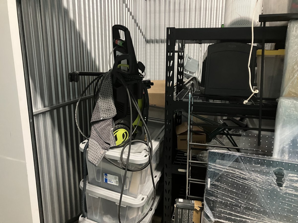 10 x 10 storage unit in Temecula, CA