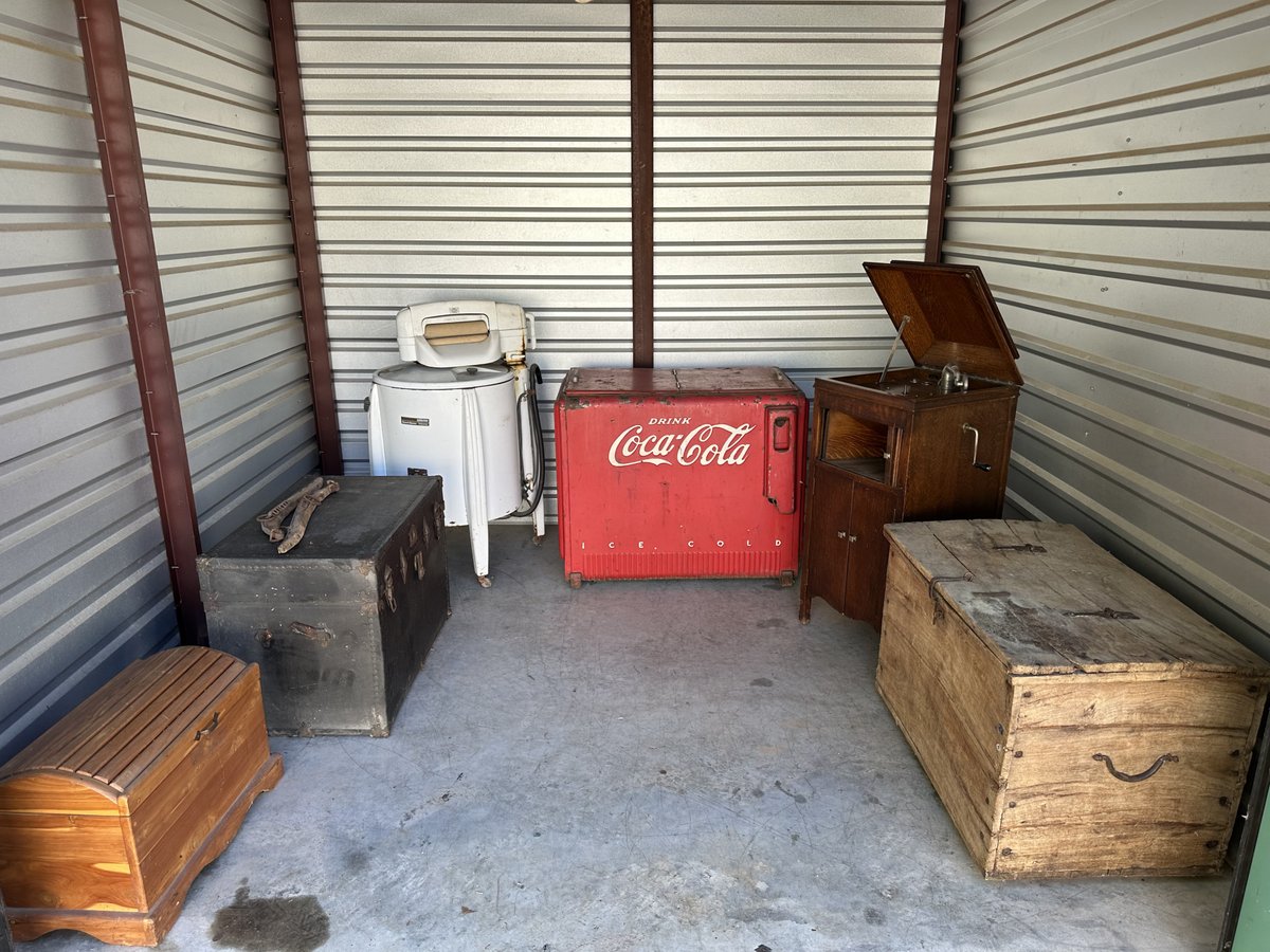 10 x 10 storage unit in Cumming, GA