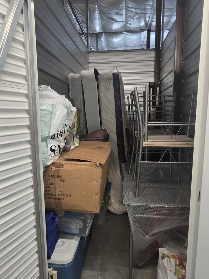 5 x 10 storage unit in Jacksonville, FL