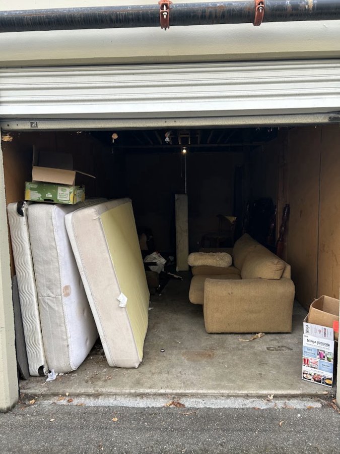 10 x 20 storage unit in Renton, WA