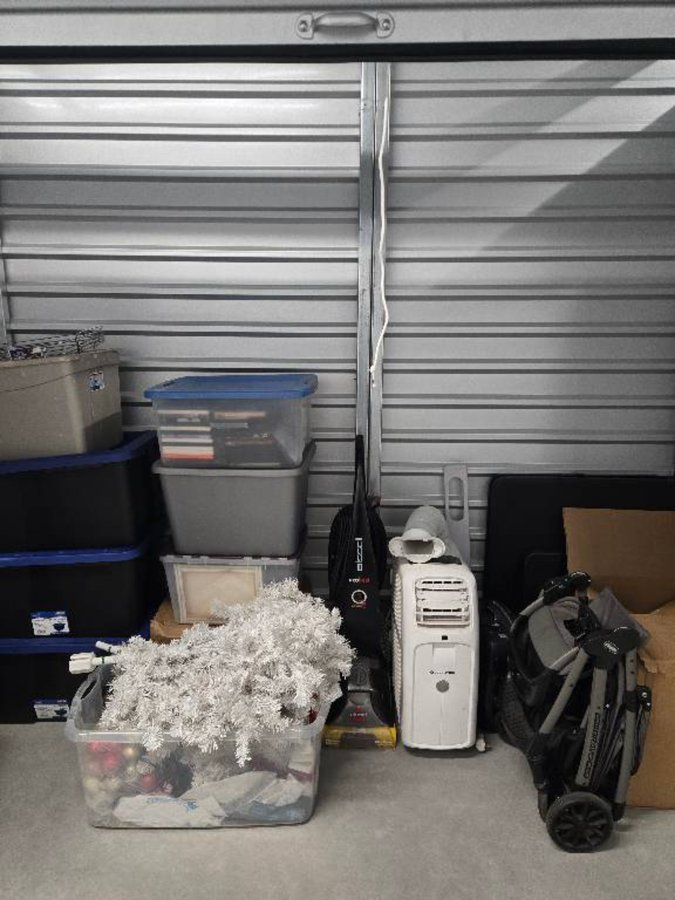 10 x 5 storage unit in Madison, WI