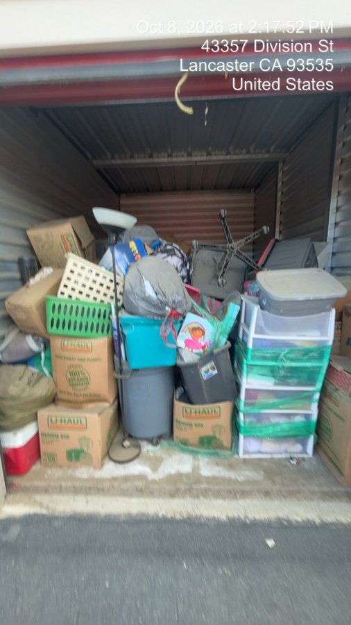 10 x 15 storage unit in Lancaster, CA