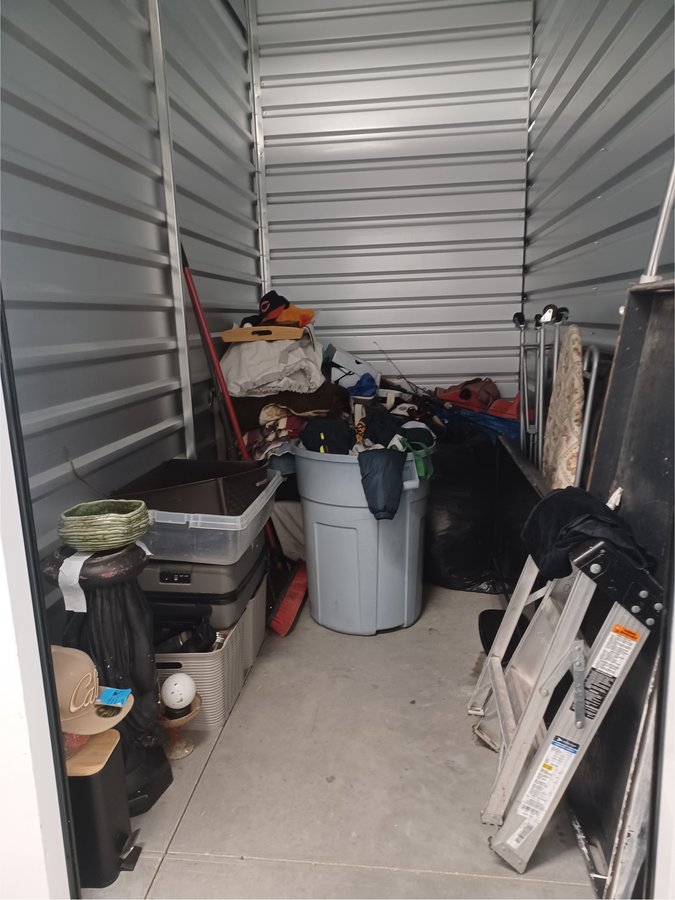 5 x 10 storage unit in West Sacramento, CA