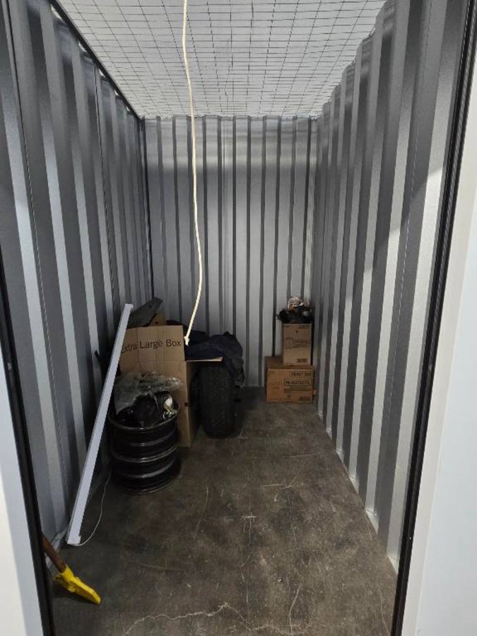 5 x 8 storage unit in Columbus, OH