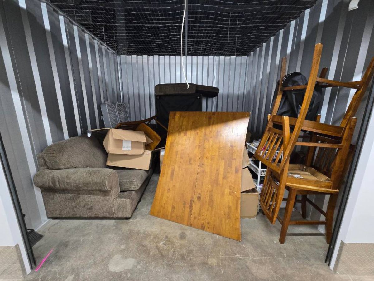 10 x 10 storage unit in Columbus, OH