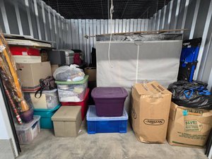 10 x 10 unit in Columbus