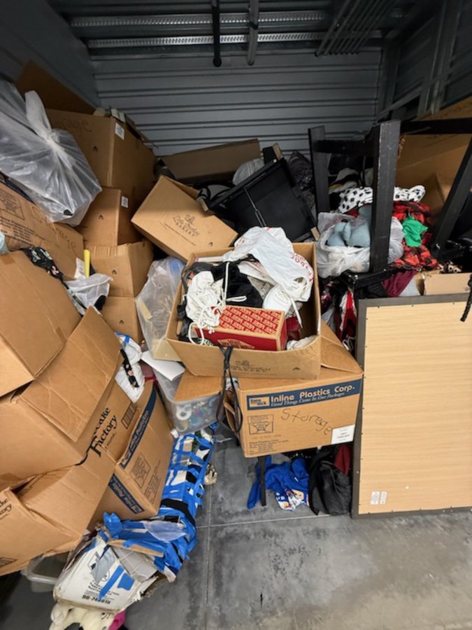 10 x 10 storage unit in Norwalk, CA