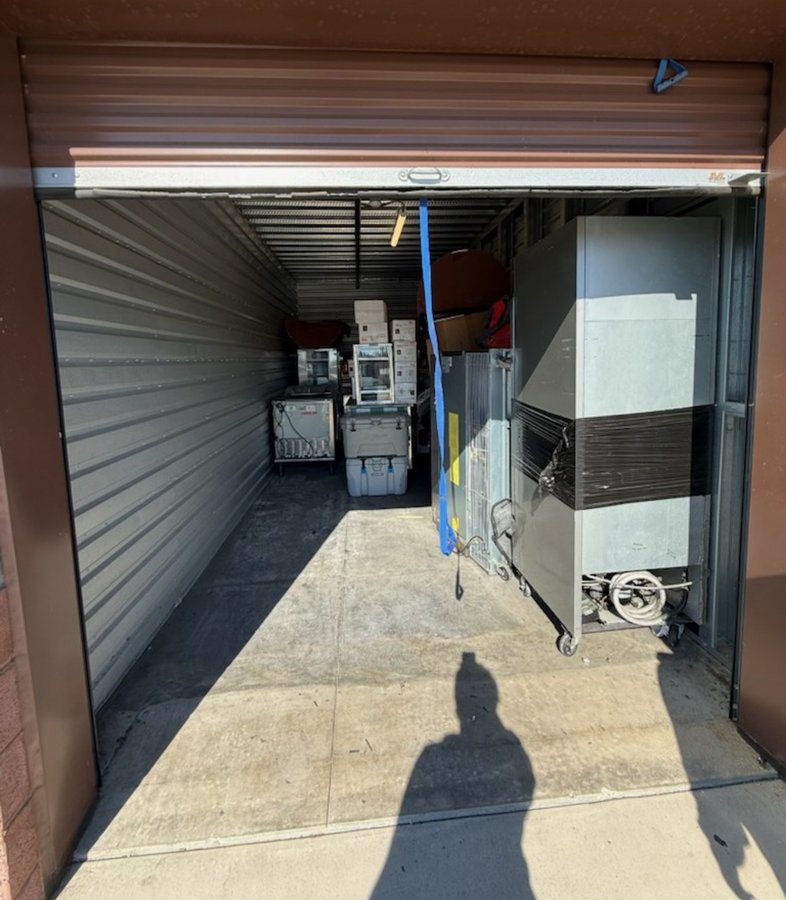 10 x 25 storage unit in Norwalk, CA