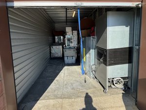 10 x 25 unit in Norwalk