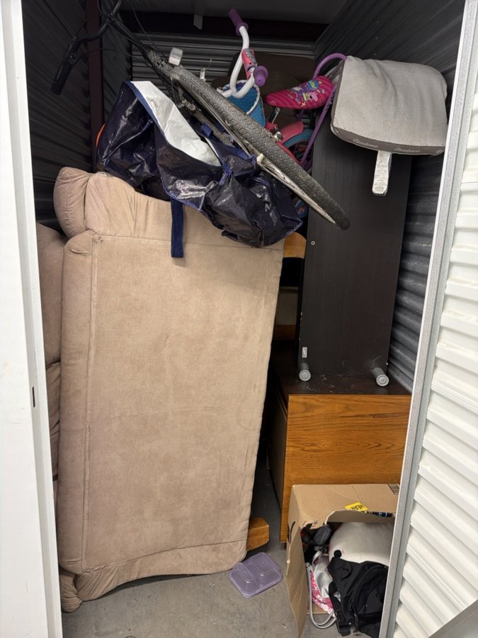 5 x 10 storage unit in Coon Rapids, MN