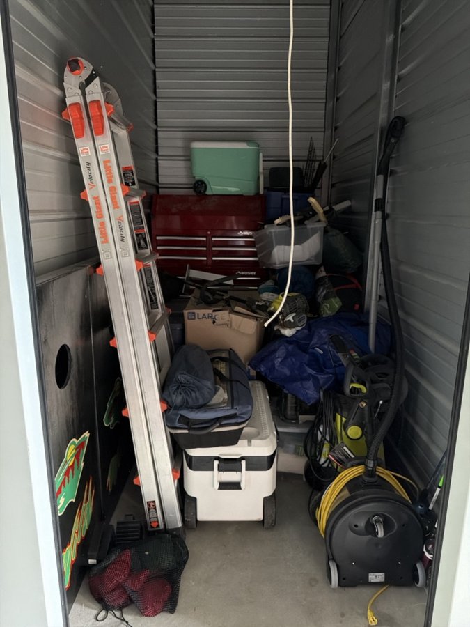 5 x 10 storage unit in Maple Grove, MN