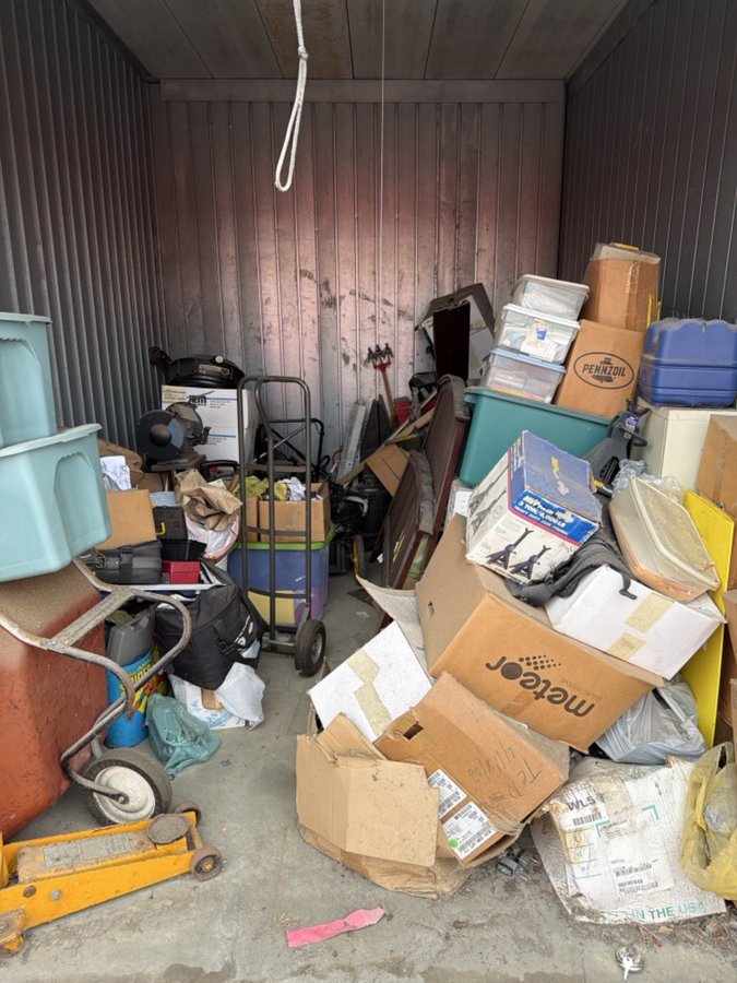10 x 15 storage unit in Troy, MI