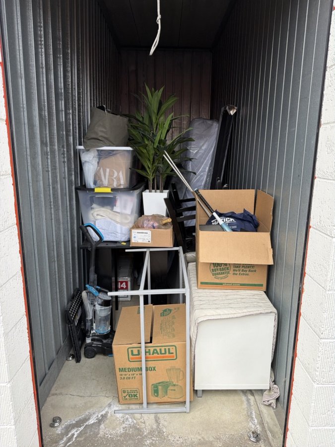 5 x 15 storage unit in Troy, MI