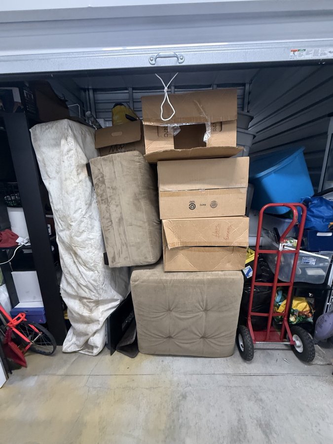 10 x 10 storage unit in Hillsboro, OR