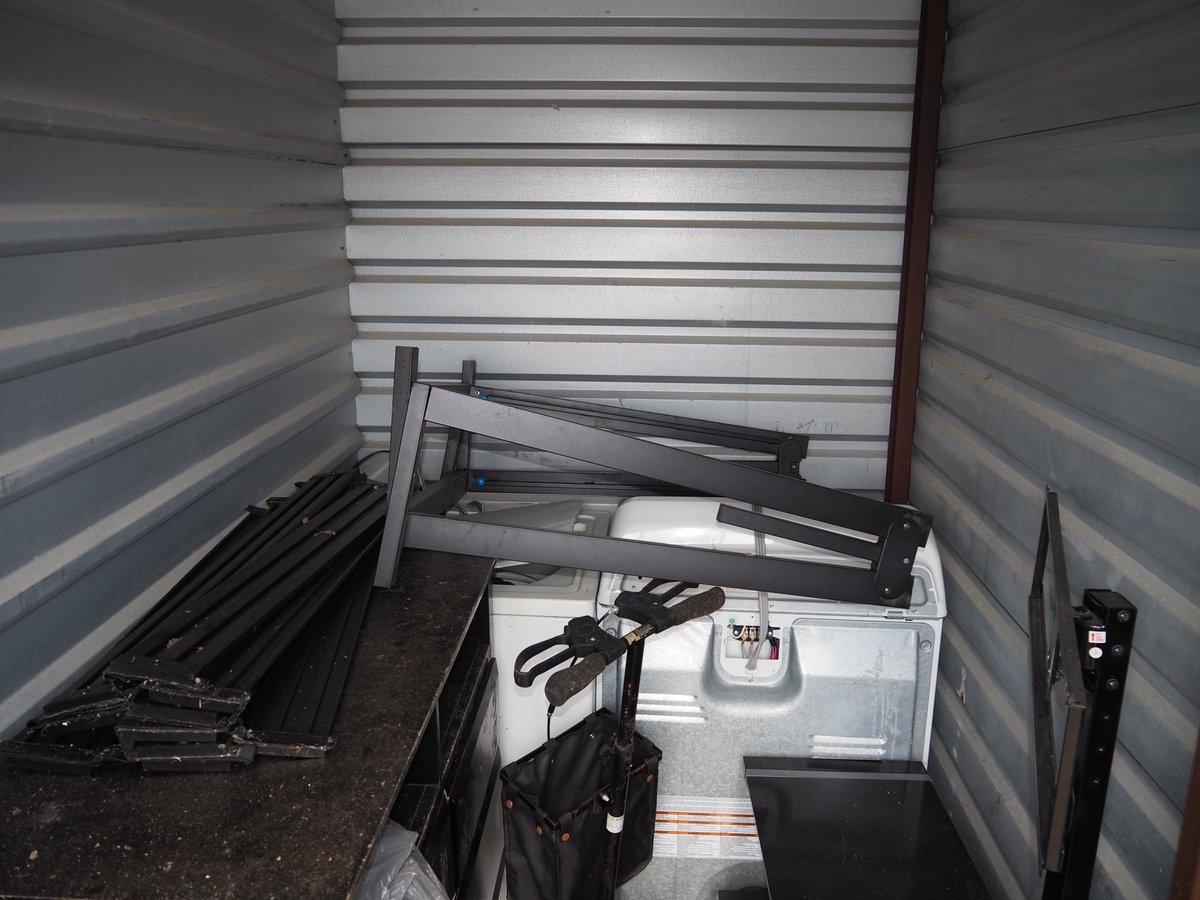 5 x 10 storage unit in Angleton, TX