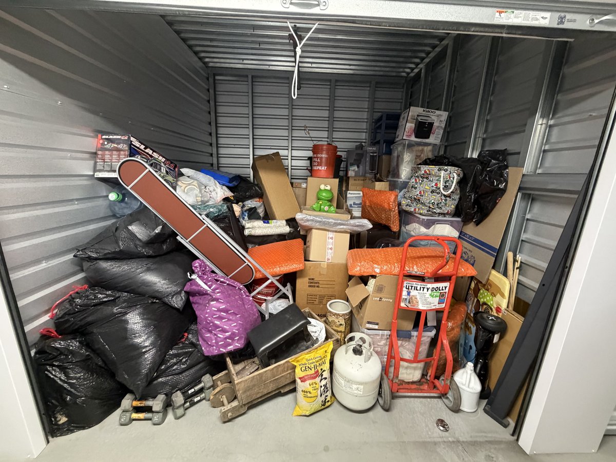 10 x 10 storage unit in Las Vegas, NV
