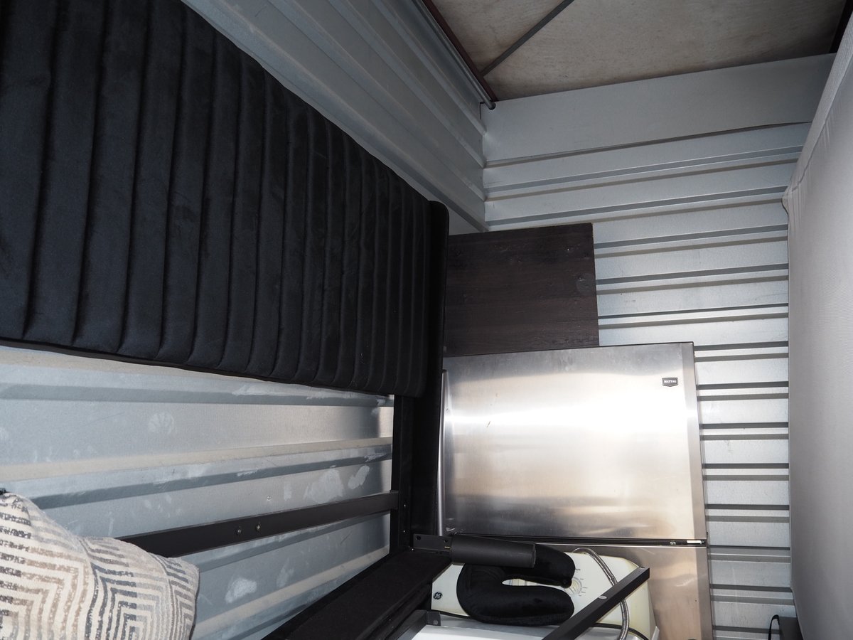 5 x 10 storage unit in Angleton, TX