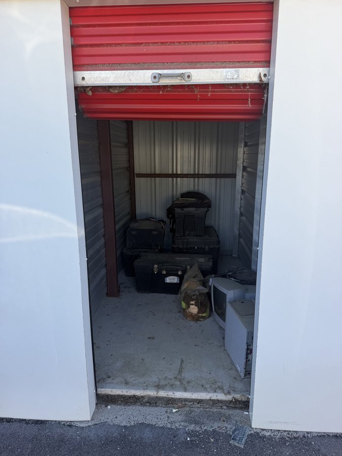 5 x 10 storage unit in Spring Lake, NC