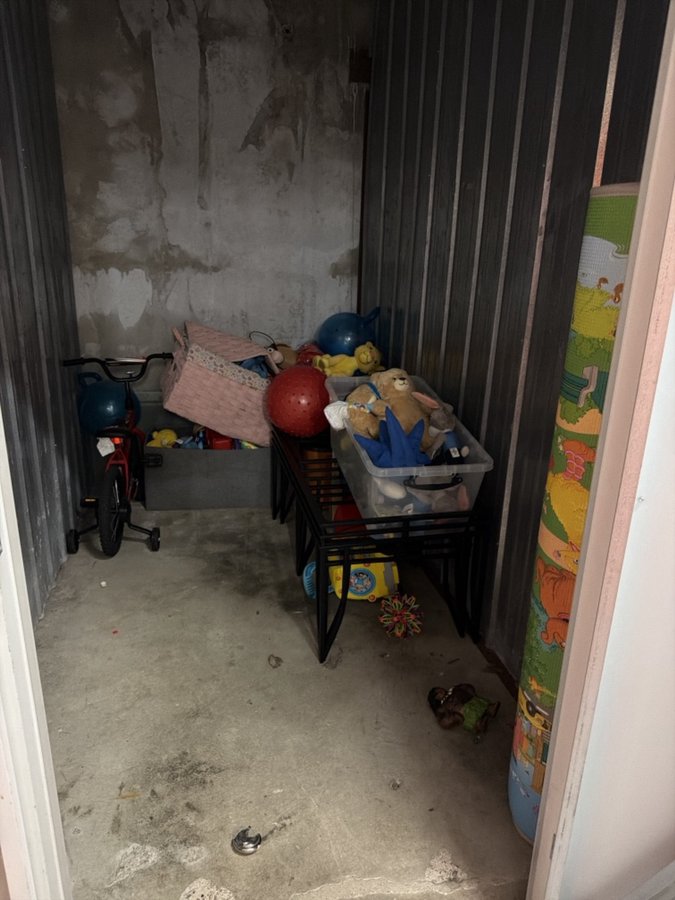 5 x 10 storage unit in Apple Valley, MN