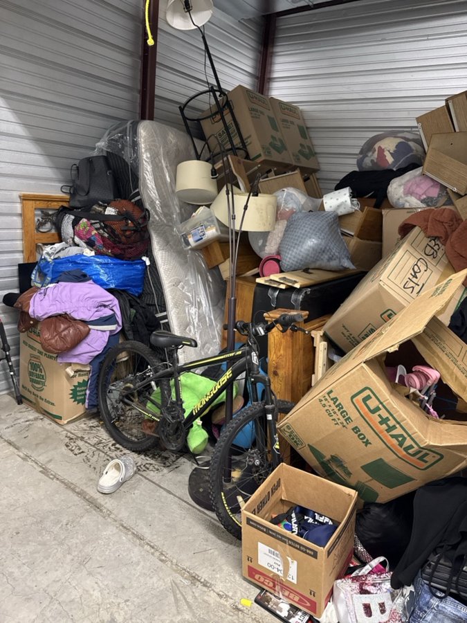 10 x 10 storage unit in Burnsville, MN