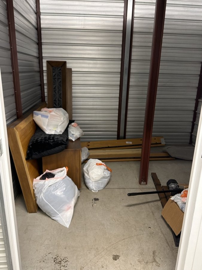 10 x 10 storage unit in Burnsville, MN