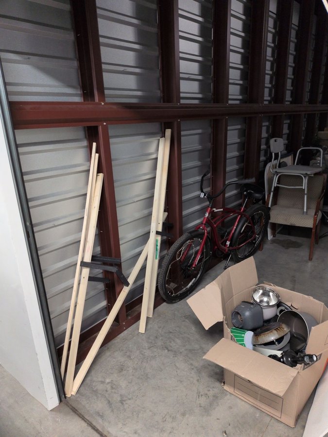 10 x 25 storage unit in Farmington Hills, MI